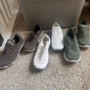 APL Women's Sz 8.5 or Sz 9 OR Men’s Sz 7.5